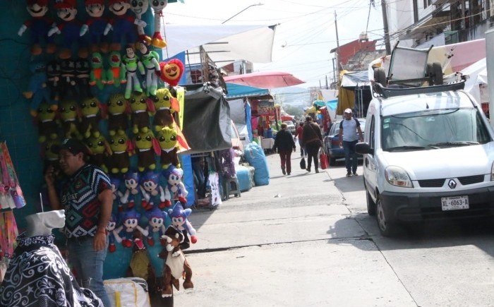 Ambulantes invaden el barrio de El Dique con motivo de la fiesta a la Virgen de Guadalupe - AVC Noticias Ambulantes invaden el barrio de El Dique con motivo de la fiesta a la Virgen de Guadalupe - AVC Noticias
